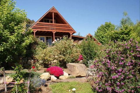 Beechworth Camellia Cottage - Perisher Accommodation 0