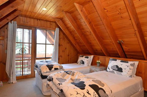 Beechworth Camellia Cottage - Perisher Accommodation 6