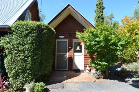 Beechworth Camellia Cottage - Perisher Accommodation 8