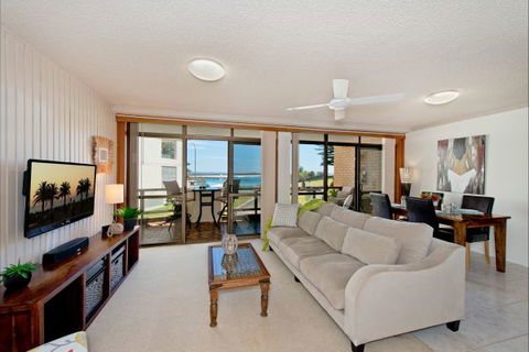 Beauty At The Beach - Perisher Accommodation 2