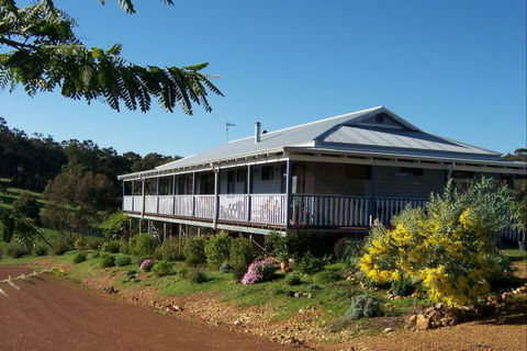 Blue House Bed And Breakfast - Perisher Accommodation 0