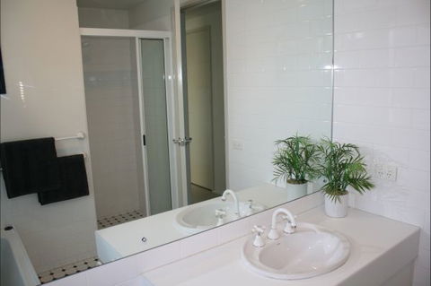 BTU Cottage Nowra Hill - Perisher Accommodation 6