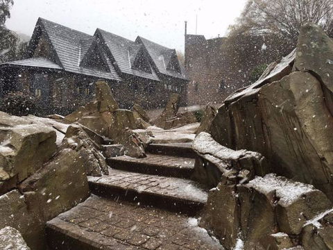 Castle Suites - Kryal Castle - Perisher Accommodation 7