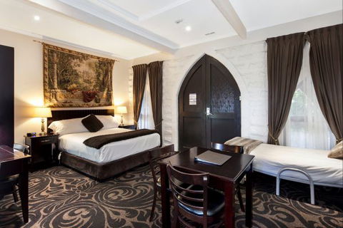 Castle Suites - Kryal Castle - Perisher Accommodation 9