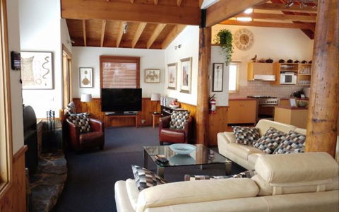 Cloud 9 Alpine Lodge - Perisher Accommodation 3