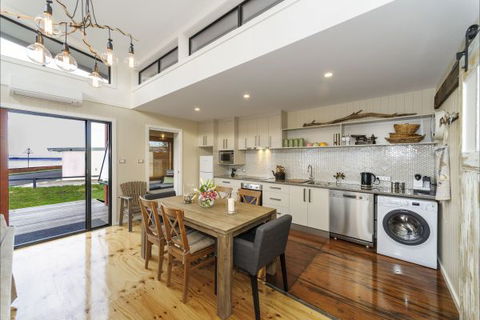 Coastal Pods Wynyard - Perisher Accommodation 2