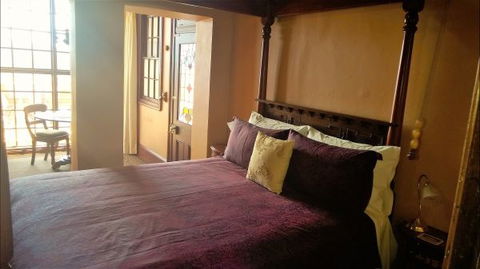 Crown And Anchor Inn - Perisher Accommodation 2