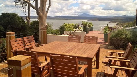Crown And Anchor Inn - Perisher Accommodation 4