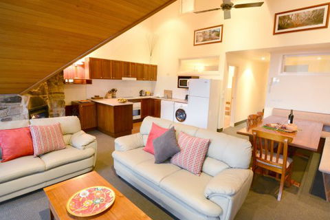 Falls Creek Country Club - Perisher Accommodation 3