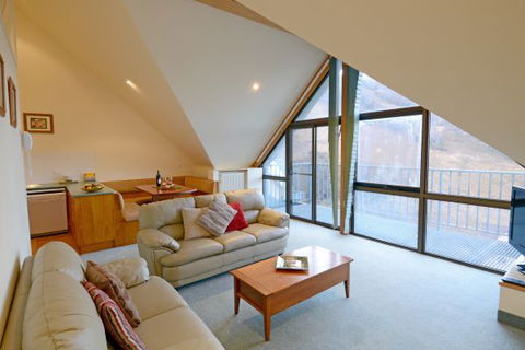 Falls Creek Country Club - Perisher Accommodation 4