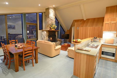 Falls Creek Country Club - Perisher Accommodation 5