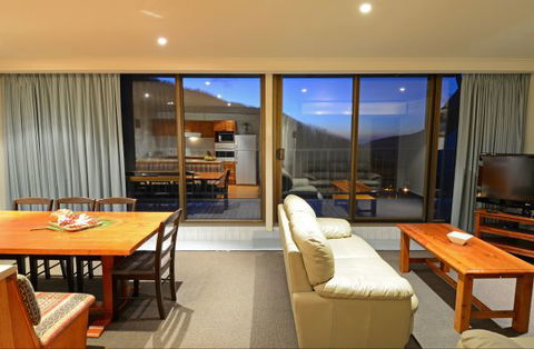 Falls Creek Country Club - Perisher Accommodation 6
