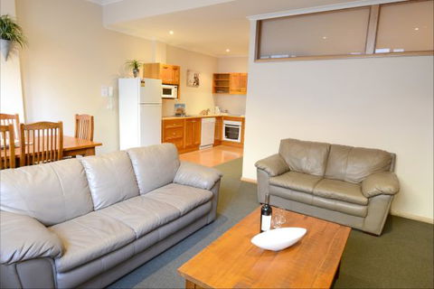Falls Creek Country Club - Perisher Accommodation 9