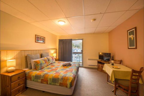 Falls Creek Country Club - Perisher Accommodation 8