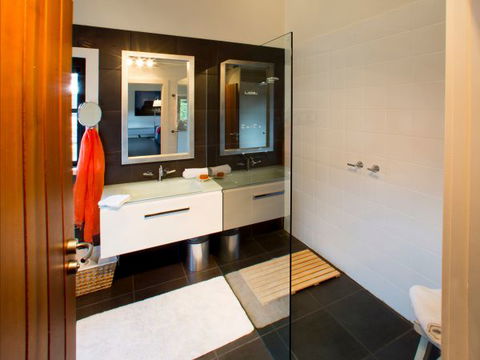 Frenchman's River - The Writer's House - Perisher Accommodation 7