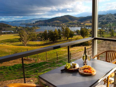 Frenchman's River - The Helmsman's House - Perisher Accommodation 8