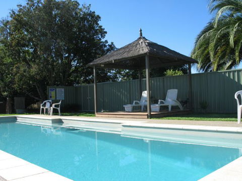 Golden Chain Wine Village Motor Inn - Perisher Accommodation 0