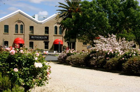 Golden Chain Wine Village Motor Inn - Perisher Accommodation 8