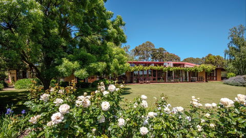 Mulberry Lodge Country Retreat - Perisher Accommodation 0