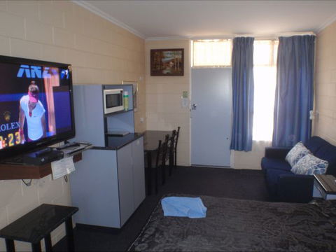 Murray Bridge Central Olympic Motel And Cottages - Perisher Accommodation 6