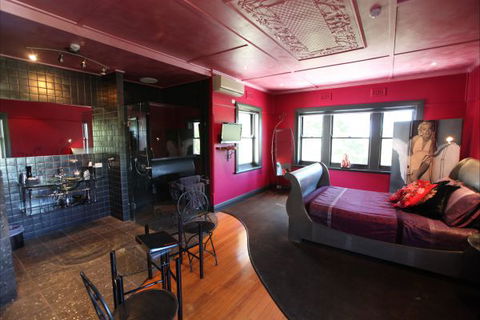 Oakdene Vineyards Guesthouse - Perisher Accommodation 0