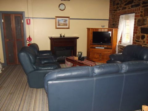 Olive Grove Retreat - Perisher Accommodation 2