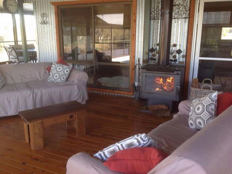 Riverside Farm Retreat B And B - Perisher Accommodation 9