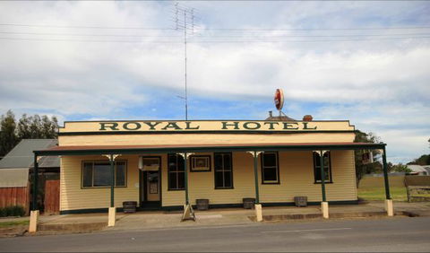 Royal Hotel Snake Valley - Perisher Accommodation 0