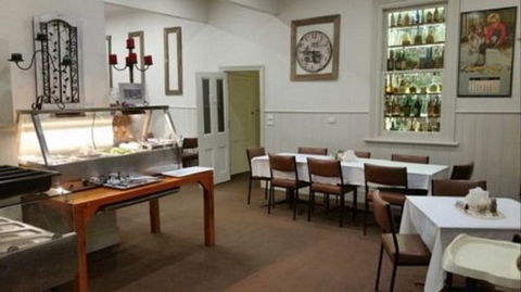Royal Hotel Snake Valley - Perisher Accommodation 1