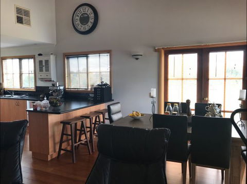 Rutherglen Christmas Trees Farm Stay - Perisher Accommodation 2