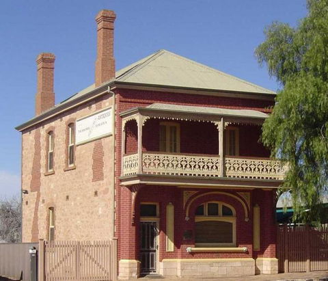 Savings Bank Of South Australia - Old Quorn Branch - Perisher Accommodation 0
