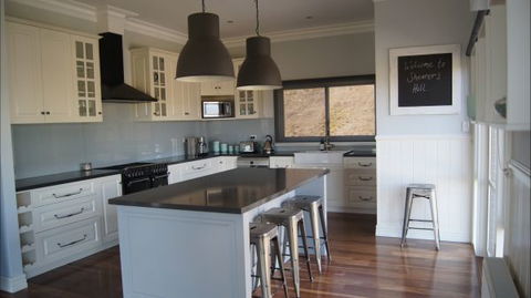 Shearer's Hill - Luxury Farm Stay - Perisher Accommodation 2