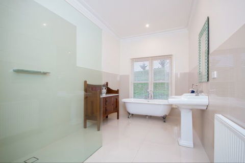 Shearer's Hill - Luxury Farm Stay - Perisher Accommodation 5
