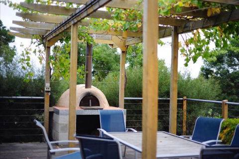 The Old Drik Drik Schoolhouse Retreat - Perisher Accommodation 4