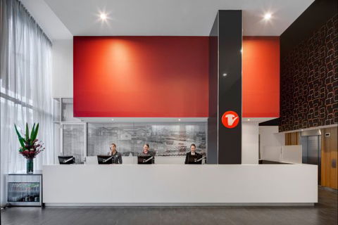Travelodge Hotel Melbourne Docklands - Perisher Accommodation 0