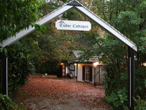 Tudor Cottages Mount Dandenong - Perisher Accommodation 2