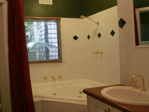 Tudor Cottages Mount Dandenong - Perisher Accommodation 6