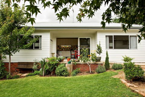 Young Garden Retreat - Perisher Accommodation 0