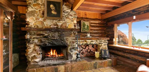 Eagles Nest Luxury Mountain Retreat - Perisher Accommodation 3