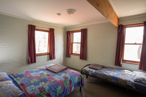 Hawkesbury Heights YHA - Perisher Accommodation 8