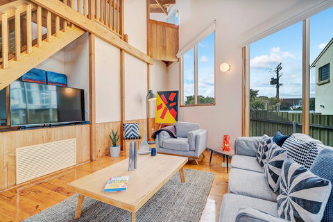 Chalet Moma, 1 England Ave Port Elliot - Perisher Accommodation 1