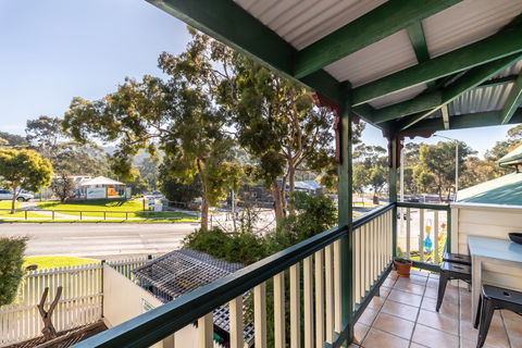 Dlux + Escape @ Lorne - Perisher Accommodation 2