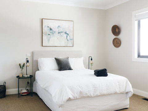 Chic Country Cottage With Vineyard Views - Perisher Accommodation 2