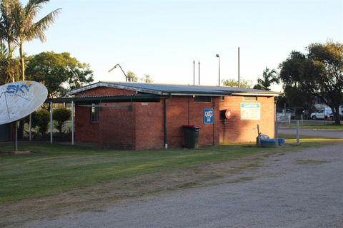 Grafton Greyhound Racing Club Caravan Park - Perisher Accommodation 0