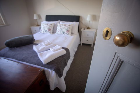 Helensburgh Hotel - Perisher Accommodation 0