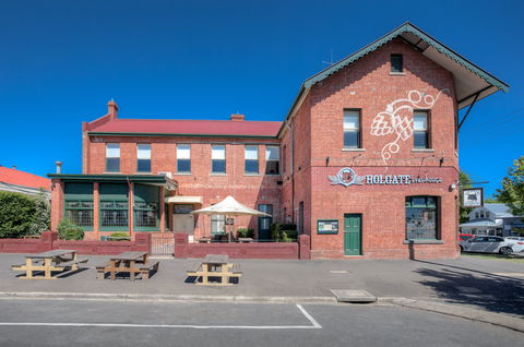 Holgate Hotel - Perisher Accommodation 0