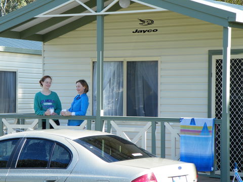 Lake Hamilton Motor Village And Caravan Park - Perisher Accommodation 0