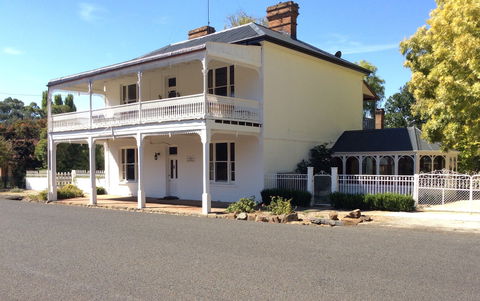 The White House, Carcoar - Perisher Accommodation 0
