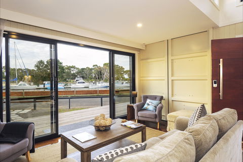 Coastal Pods Wynyard - Perisher Accommodation 2