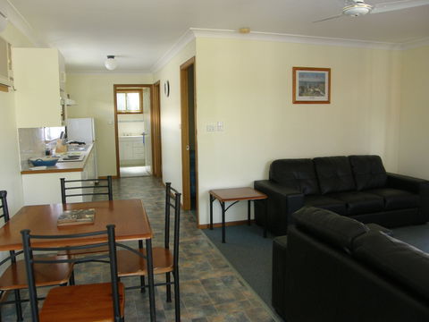 Dolphin Sands Holiday Villas - Perisher Accommodation 2
